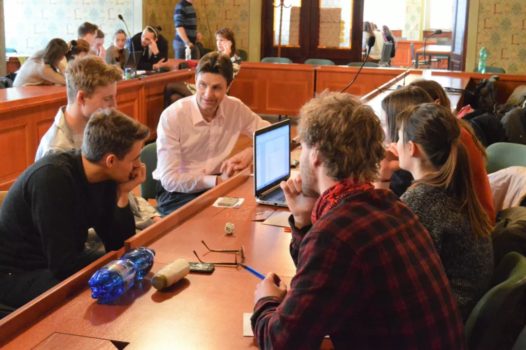 Studentské simulované zastupitelstvo