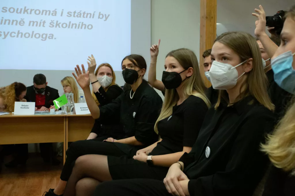 Diskutováním ke kritickému myšlení